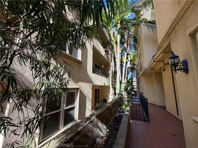 574 E Palm 105, Burbank, CA 91501