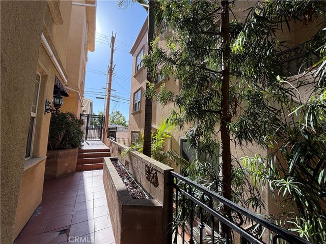 574 E Palm 105, Burbank, CA 91501