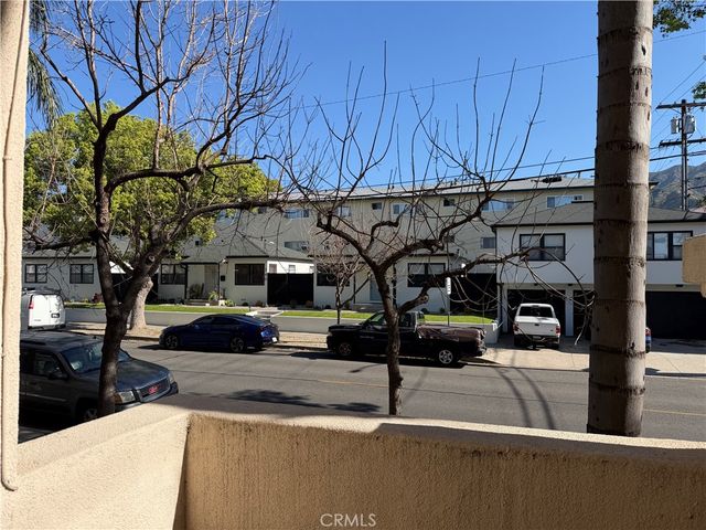 574 E Palm 105, Burbank, CA 91501