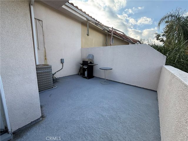 574 E Palm 105, Burbank, CA 91501