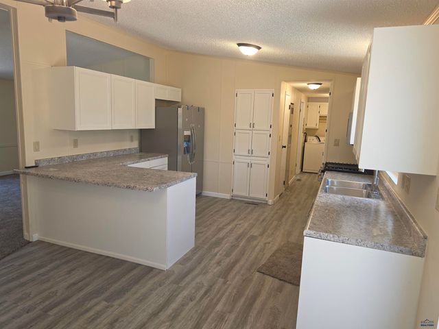 13636 QUARTZ CANYON LN, Rapid City, SD 57702