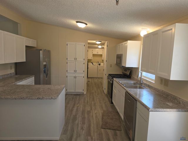 13636 QUARTZ CANYON LN, Rapid City, SD 57702