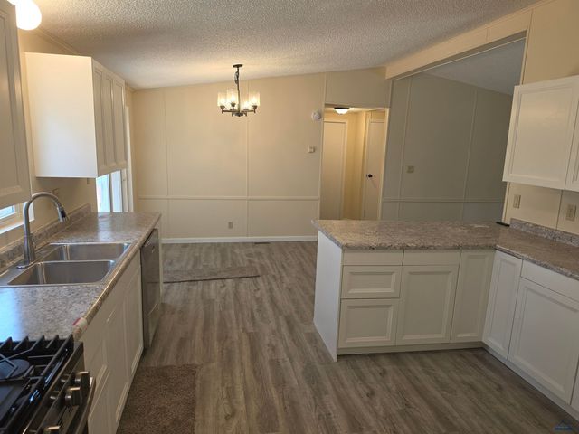 13636 QUARTZ CANYON LN, Rapid City, SD 57702