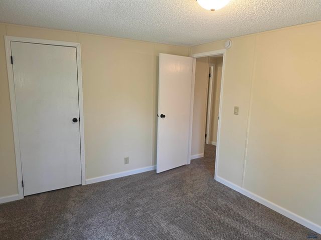 13636 QUARTZ CANYON LN, Rapid City, SD 57702