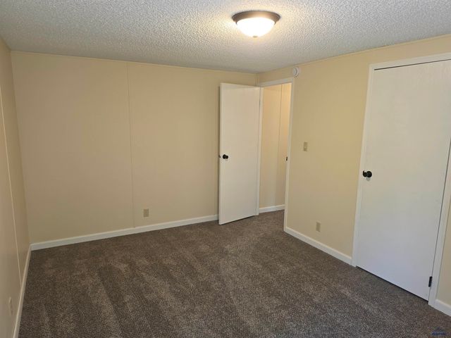 13636 QUARTZ CANYON LN, Rapid City, SD 57702