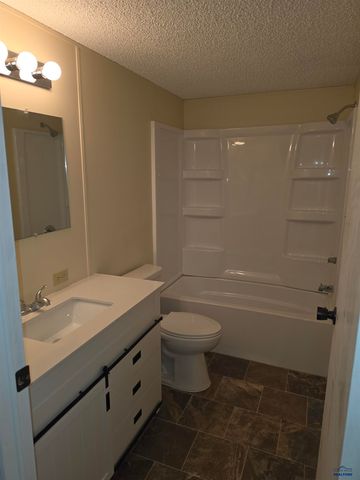 13636 QUARTZ CANYON LN, Rapid City, SD 57702