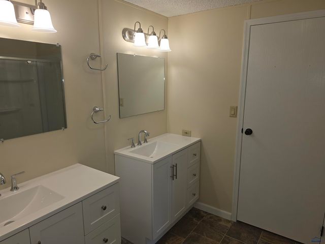 13636 QUARTZ CANYON LN, Rapid City, SD 57702