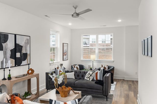 700 N DuPont Ave Unit 107, Madison, TN 37115