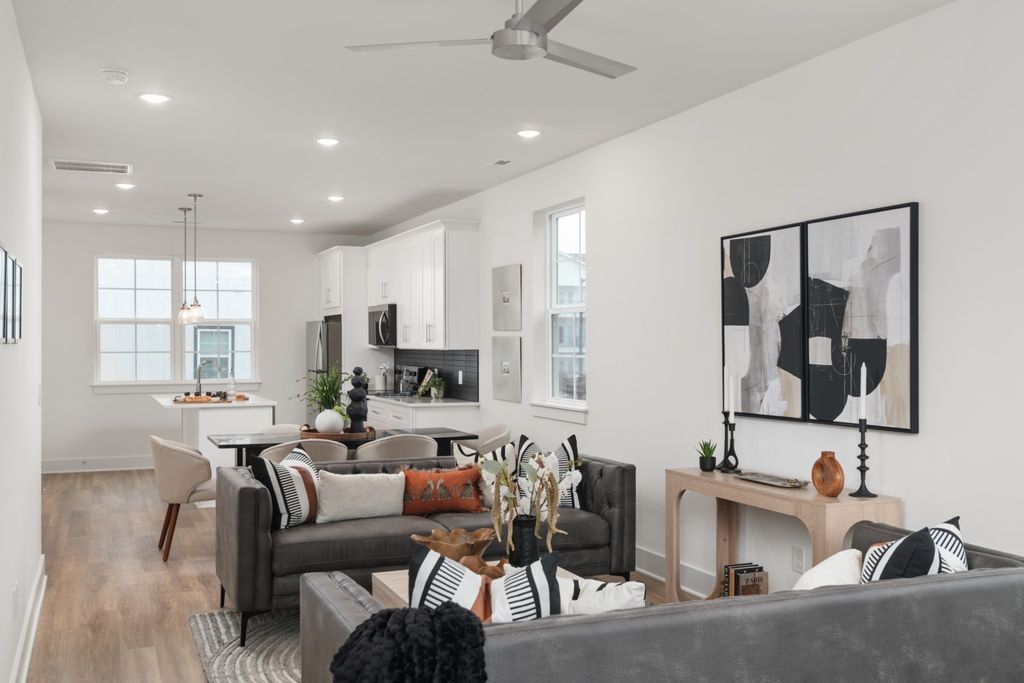 700 N DuPont Ave Unit 107, Madison, TN 37115