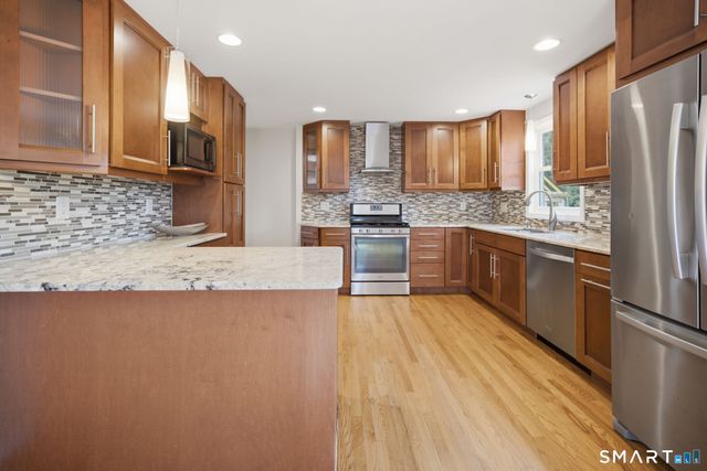 127 Haynes Road, West Hartford, CT 06117