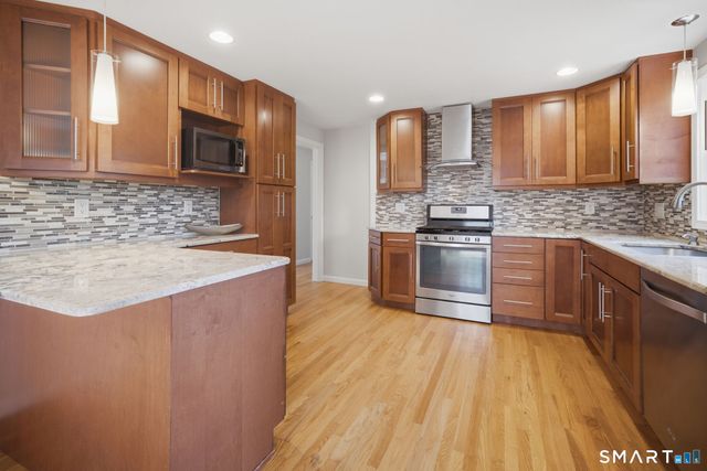127 Haynes Road, West Hartford, CT 06117