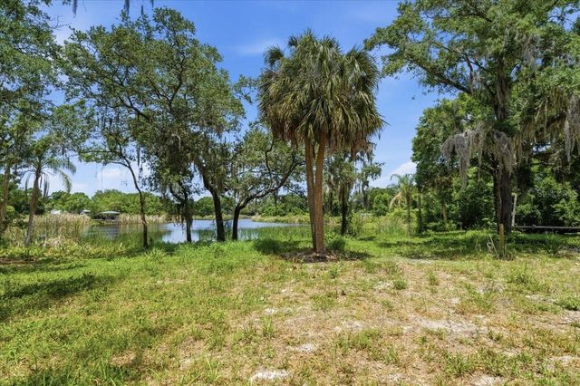 8901 S MOBLEY ROAD, Tampa, FL 33626
