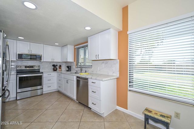 9834 W KERRY Lane, Peoria, AZ 85382