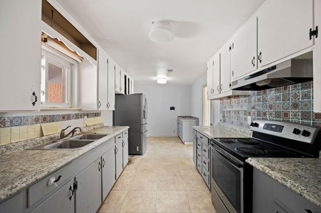 6904 Jewell Avenue, Fort Worth, TX 76112