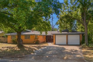 6904 Jewell Avenue, Fort Worth, TX 76112