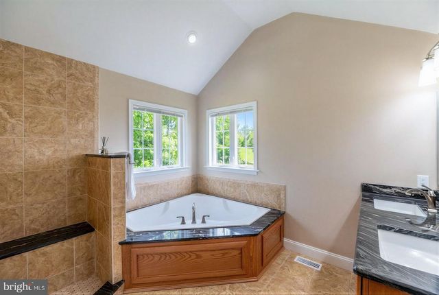 13 MAACK RD, Pottstown, PA 19465