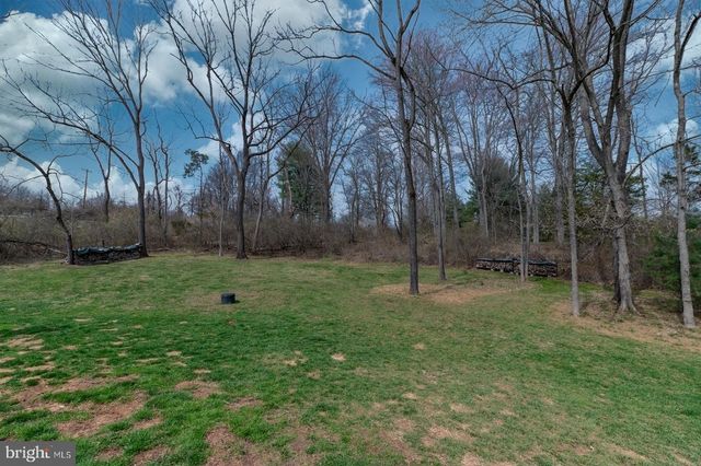 13 MAACK RD, Pottstown, PA 19465