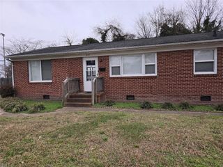 910 Old Bockroe RD, Hampton, VA 23663