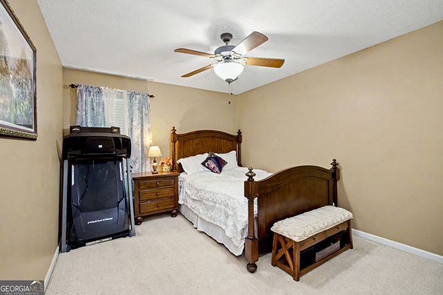 22 Hidden Lakes Court, Newnan, GA 30263