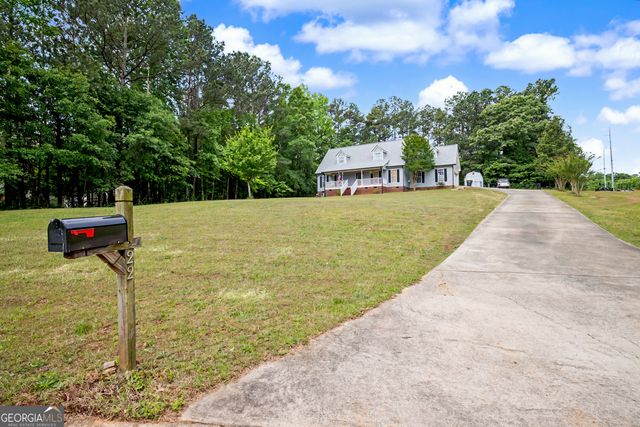 22 Hidden Lakes Court, Newnan, GA 30263
