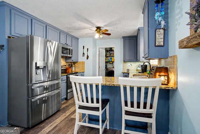 22 Hidden Lakes Court, Newnan, GA 30263