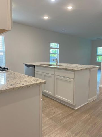 52 Valiant Ridge Trail, Magnolia, TX 77354