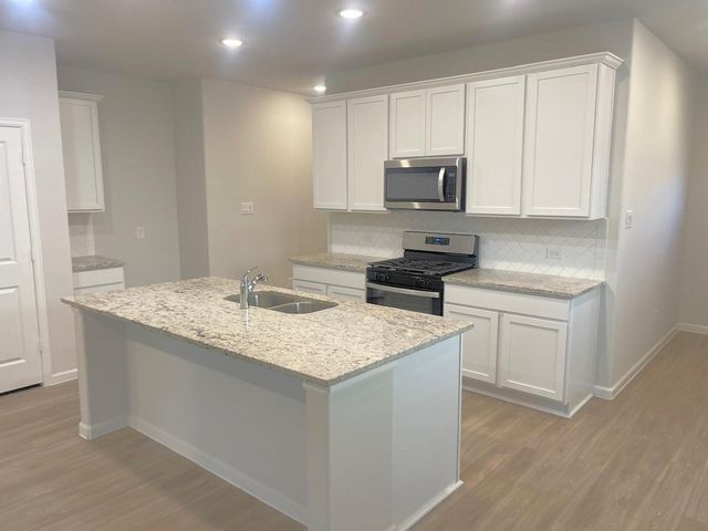 52 Valiant Ridge Trail, Magnolia, TX 77354