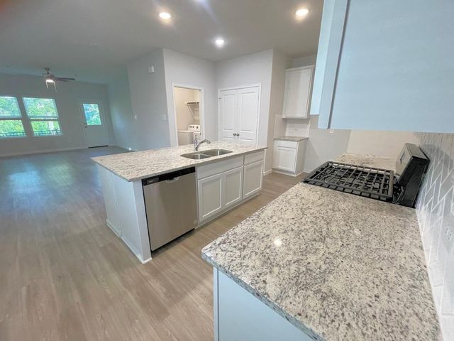 52 Valiant Ridge Trail, Magnolia, TX 77354