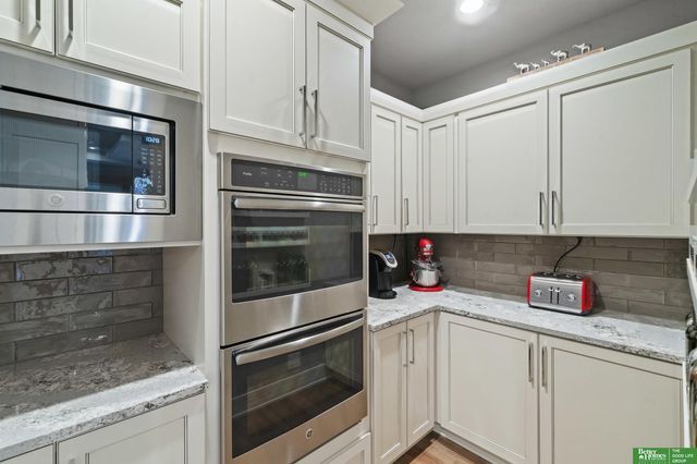 23423 Nancy Circle, Elkhorn, NE 68022
