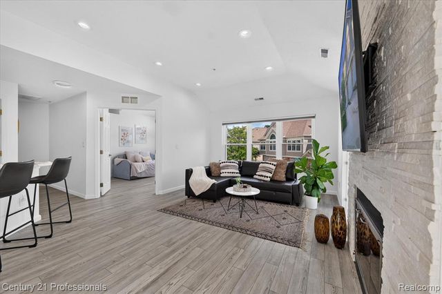 1737 Coburn Court, Ann Arbor, MI 48108