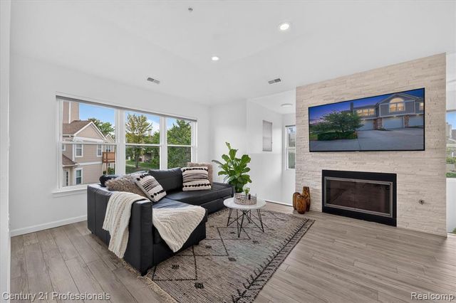 1737 Coburn Court, Ann Arbor, MI 48108