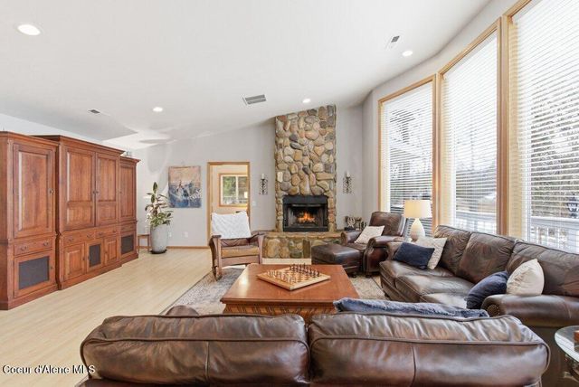 4263 E Burchell DR, Hayden, ID 83835