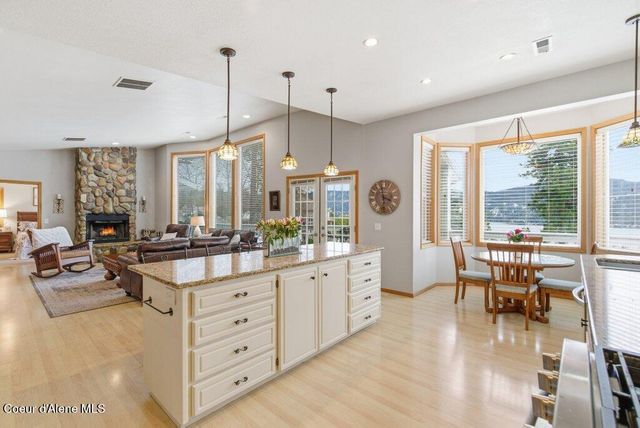 4263 E Burchell DR, Hayden, ID 83835