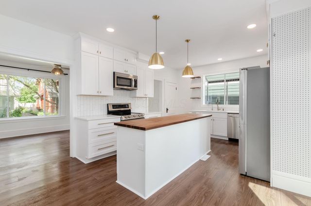 95 E Pacemont Road, Columbus, OH 43202