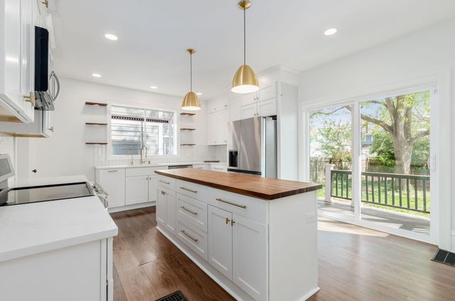 95 E Pacemont Road, Columbus, OH 43202