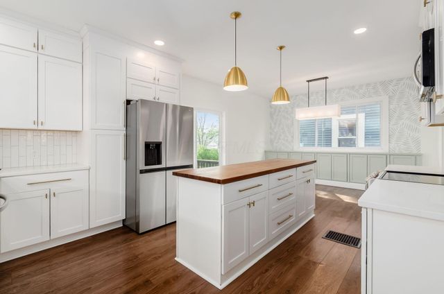 95 E Pacemont Road, Columbus, OH 43202