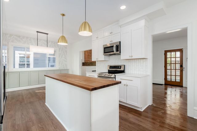 95 E Pacemont Road, Columbus, OH 43202