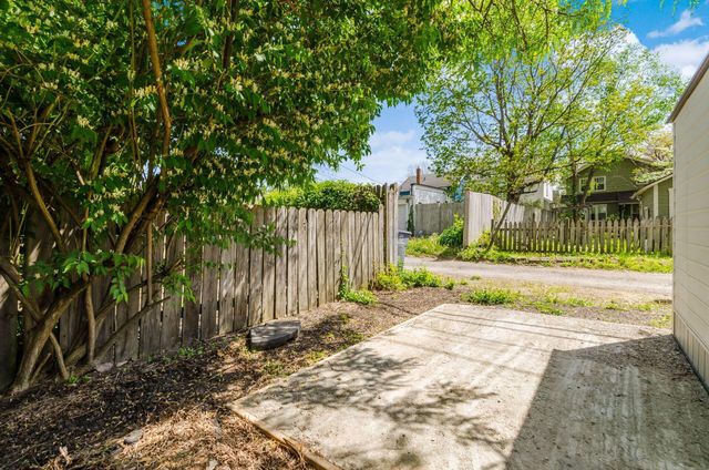 95 E Pacemont Road, Columbus, OH 43202
