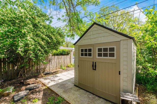 95 E Pacemont Road, Columbus, OH 43202