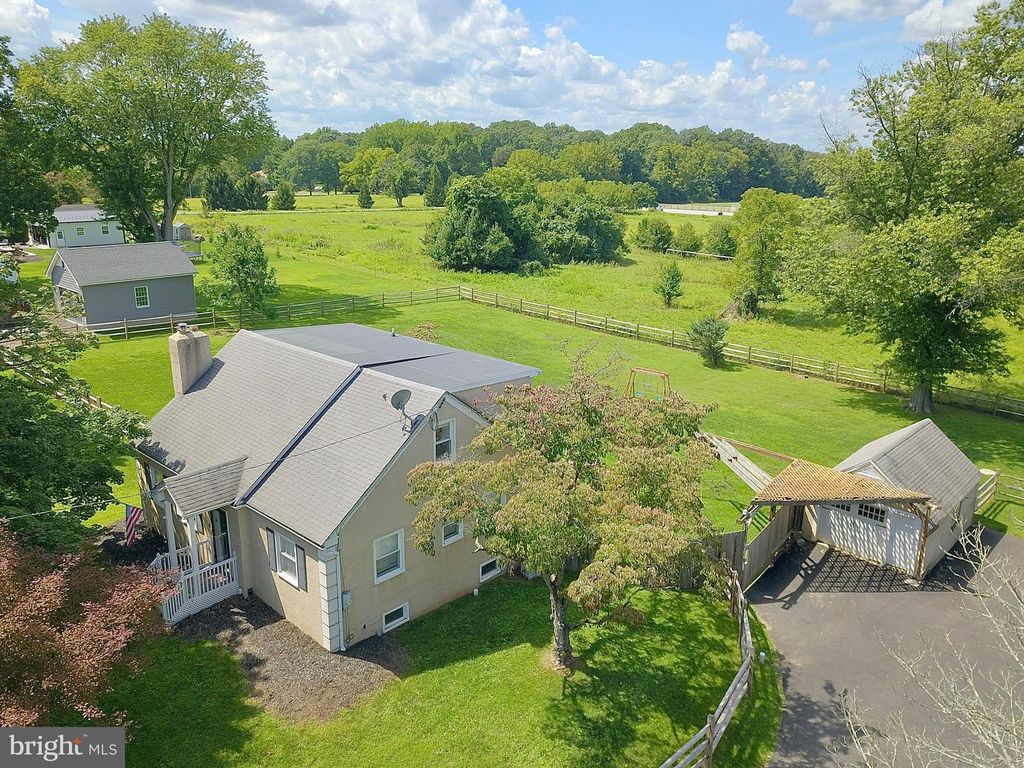 341 E MOUNT KIRK AVE, EAGLEVILLE, PA 19403 — exterior