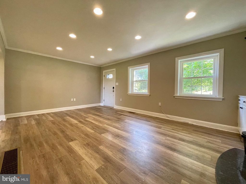 341 E MOUNT KIRK AVE, EAGLEVILLE, PA 19403 — photo 5