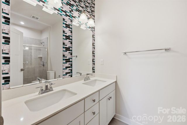 6425 Cumberland Drive, Harrisburg, NC 28075