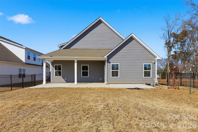 6425 Cumberland Drive, Harrisburg, NC 28075