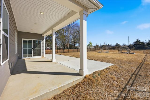 6425 Cumberland Drive, Harrisburg, NC 28075