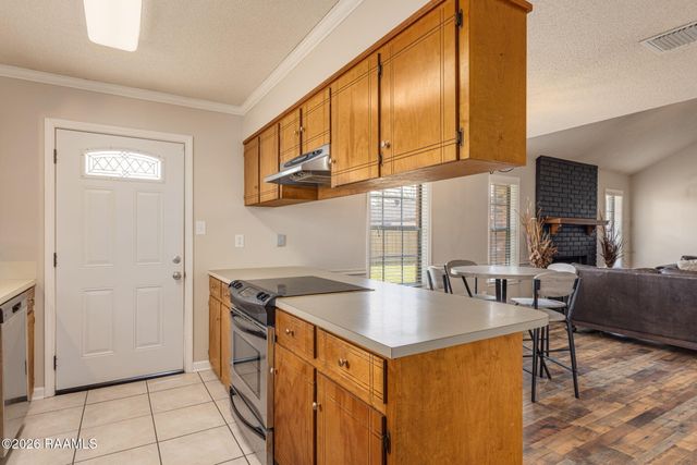 123 Sea Pines Drive, Youngsville, LA 70592