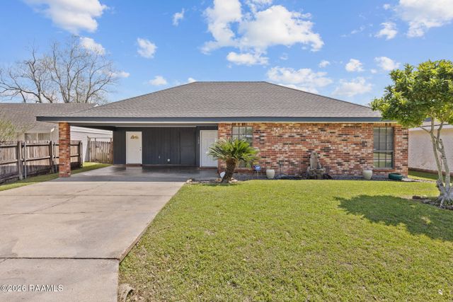 123 Sea Pines Drive, Youngsville, LA 70592