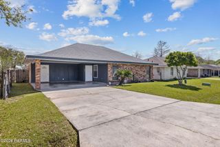 123 Sea Pines Drive, Youngsville, LA 70592