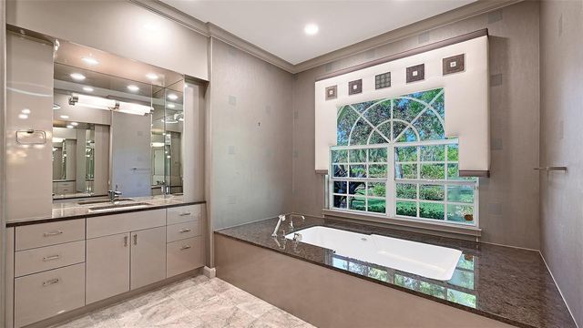 5023 ASHLEY PARKWAY, Sarasota, FL 34241