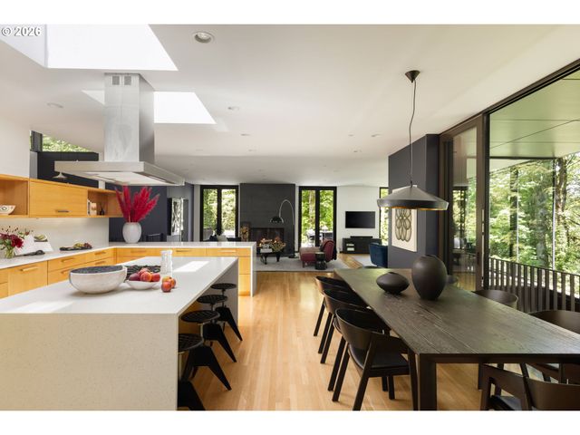 432 Nw ROYAL Blvd, Portland, OR 97210