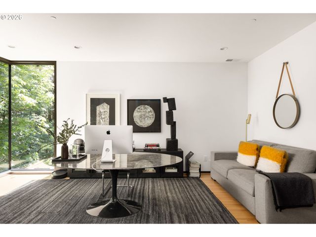 432 Nw ROYAL Blvd, Portland, OR 97210